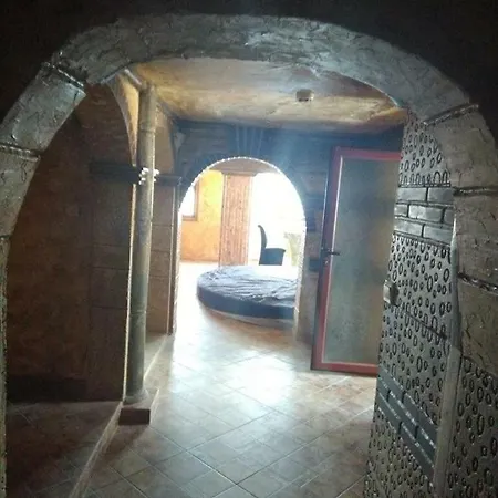 Otel сем.х л троя 3*